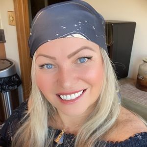 Meet your Posher, Simone